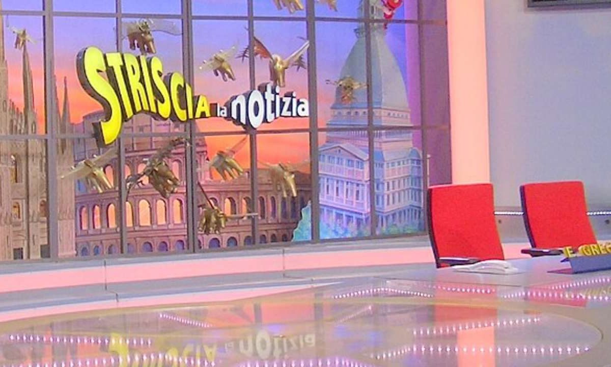 Terremoto Striscia la Notizia: addio ufficiale 2 ore dopo l’annuncio del ritorno | Saluta dopo 21 anni di attività Stefania Petyx