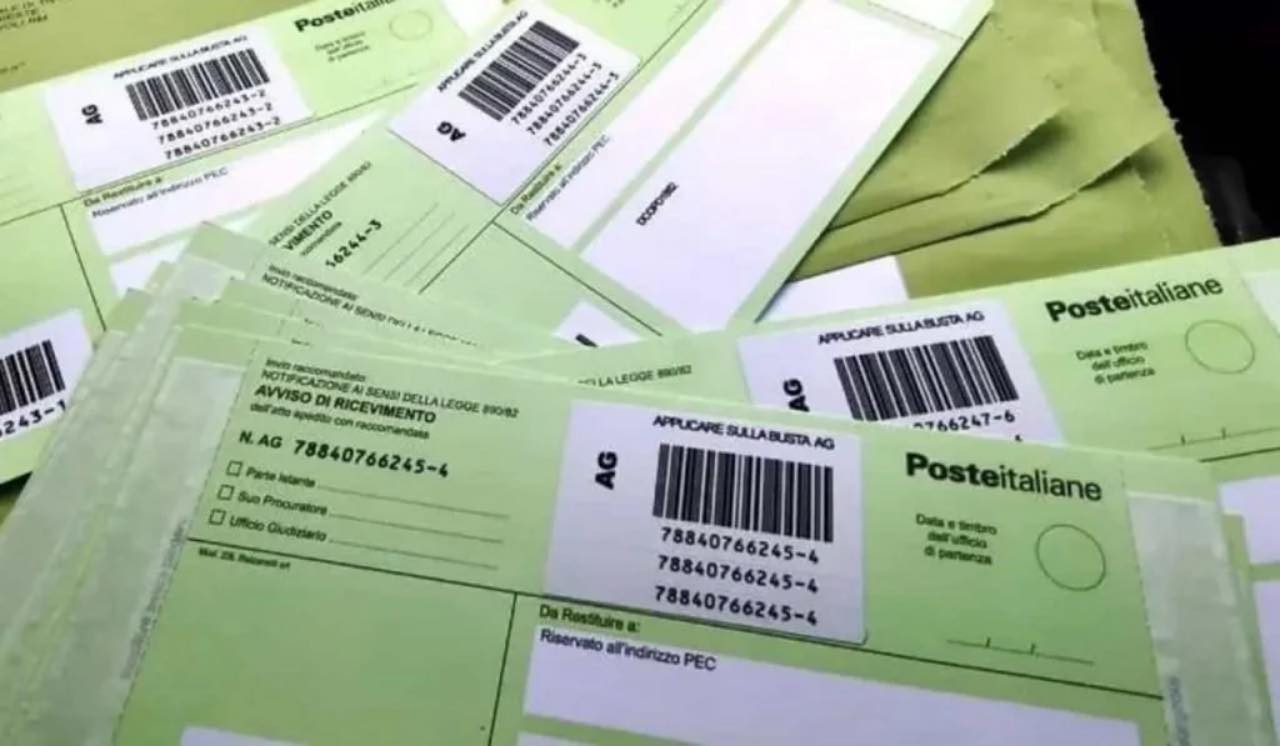 Raccomandata Agenzia Entrate: cartella o intimazione in arrivo | la busta che può far partire pignoramenti