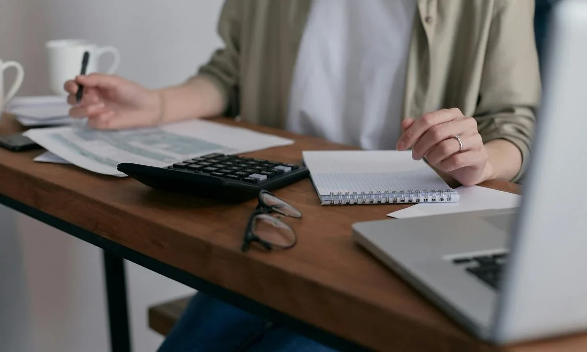 Hai l’ultimissima possibilità per pagare l’IMU coi saldi: 75% in meno grazie a questo trucchetto fiscale | Basta affittare