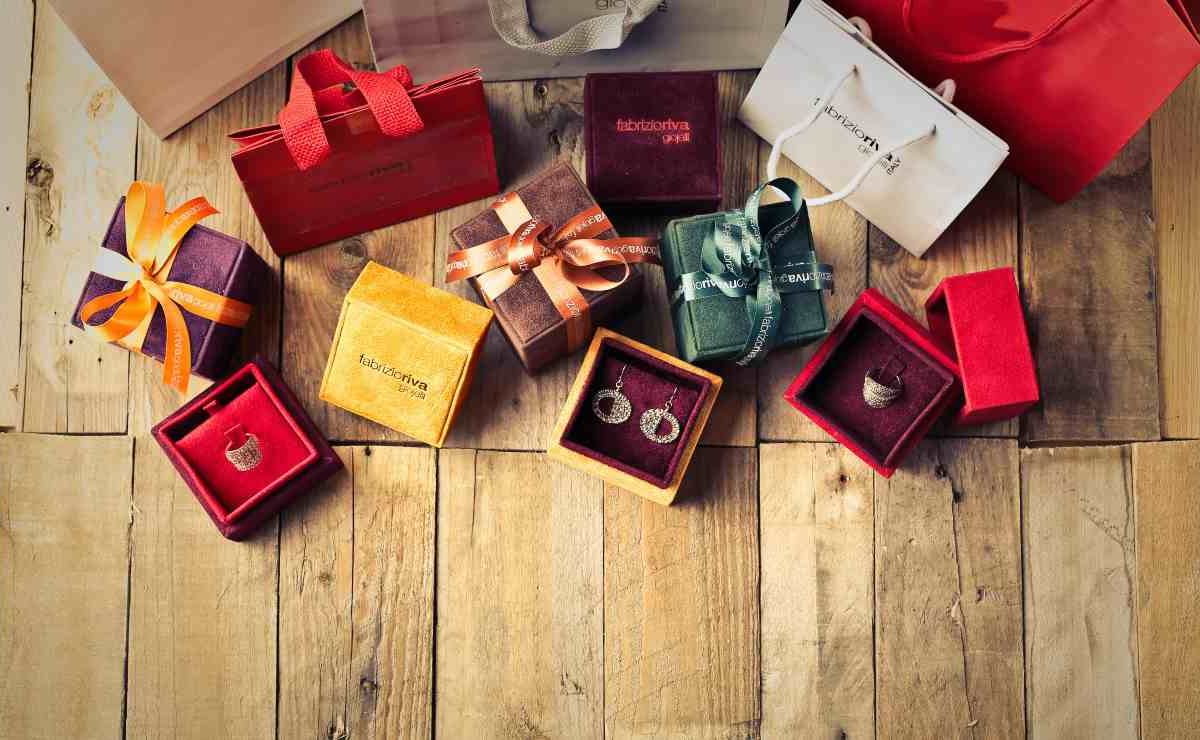 Saldi invernali 2026, slitta la data in questa regione | I negozi devono rientrare dai black friday