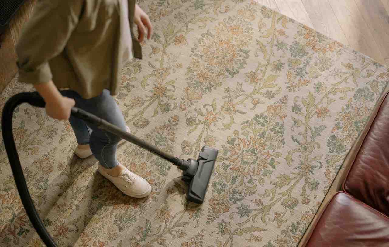 Aspirapolvere, questo qui costa due spicci ma pulisce benissimo: lo trovi ovunque ed è il migliore