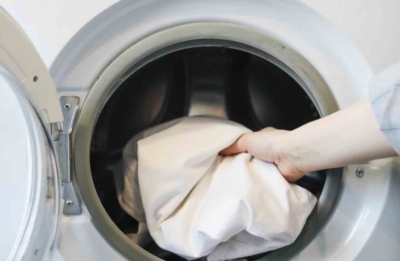 Lavatrice, c’è il giorno della settimana perfetto per farla partire: risparmi tantissimo e puoi lavare quando ti pare