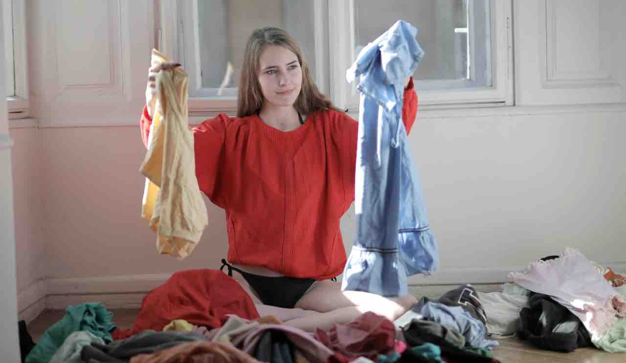 Panni, come asciugarli in neanche un’ora in inverno: c’è il trucco che usano tutte le lavanderie