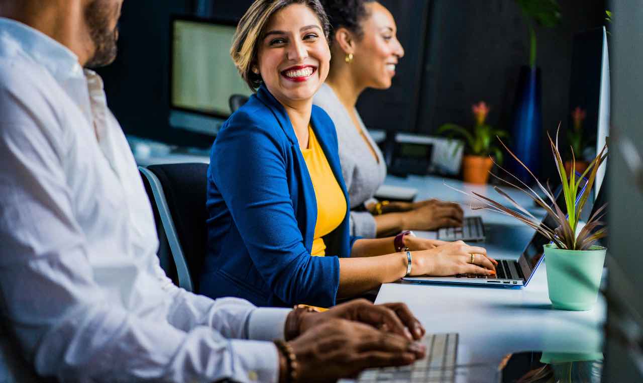 Maxi concorsi: fino a 9300 assunzioni tra ministeri, Inps e altri enti entro questa data | chi sogna il posto fisso deve fare questa semplice mossa